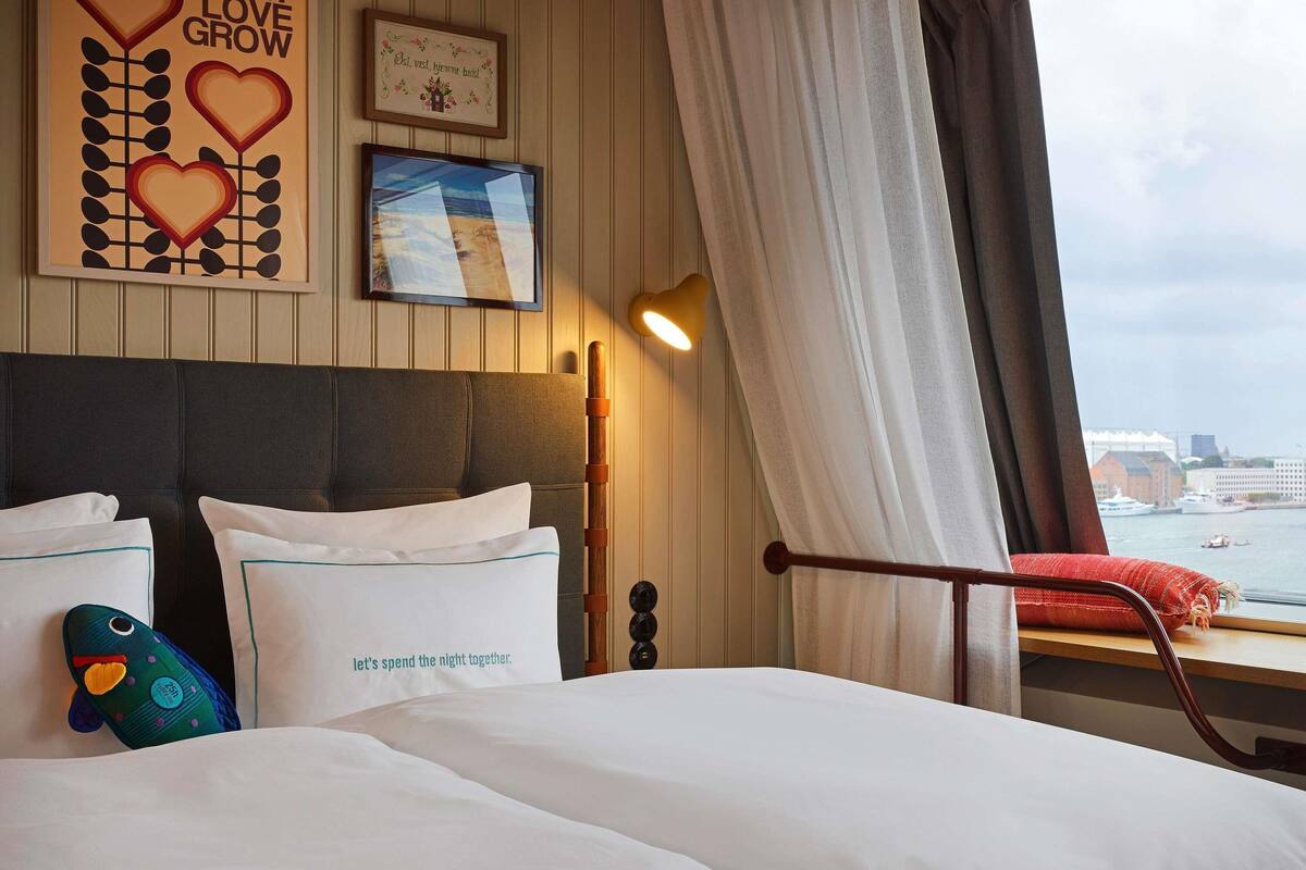 Premium bedding, minibar (free items), in-room safe, laptop workspace