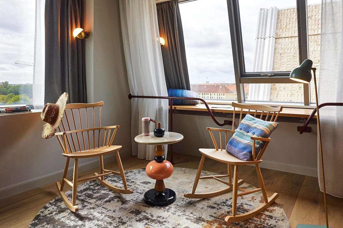 Gigantic | Premium bedding, free minibar, in-room safe, individually decorated