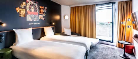 Superior-Zimmer, 1 Doppelbett und Schlafsofa, Balkon | Hochwertige Bettwaren, Zimmersafe, laptopgeeigneter Arbeitsplatz
