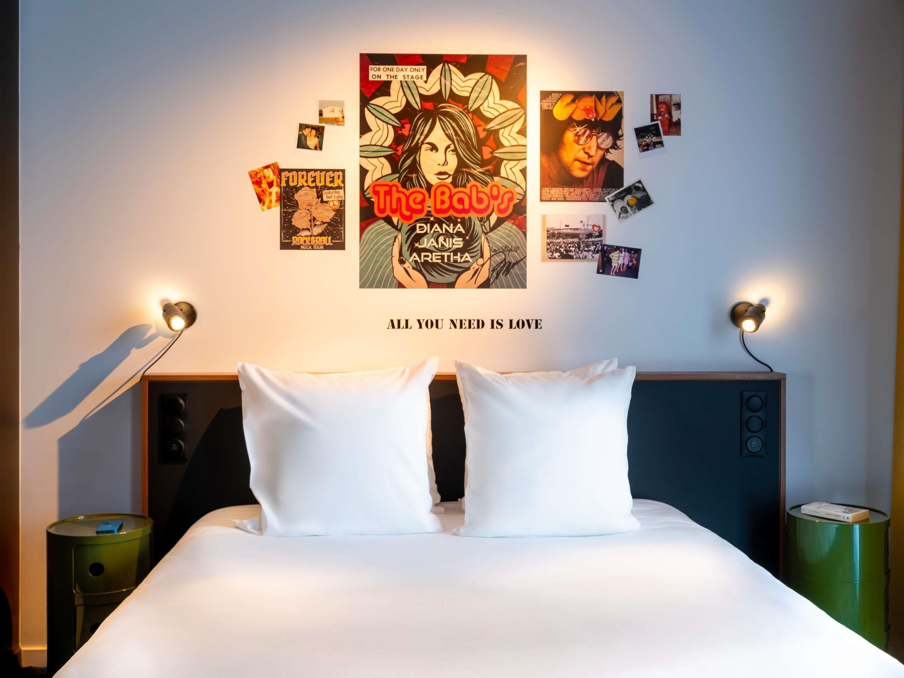 Familierom, flere senger (Premium) | Sengetøy av topp kvalitet, safe på rommet og skrivebord for bærbar PC