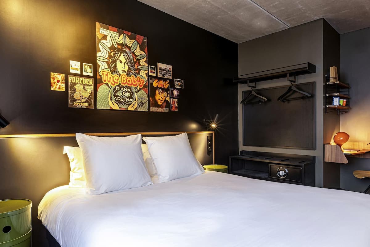 Standard Suite, Connecting Rooms
