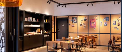 Free daily continental breakfast