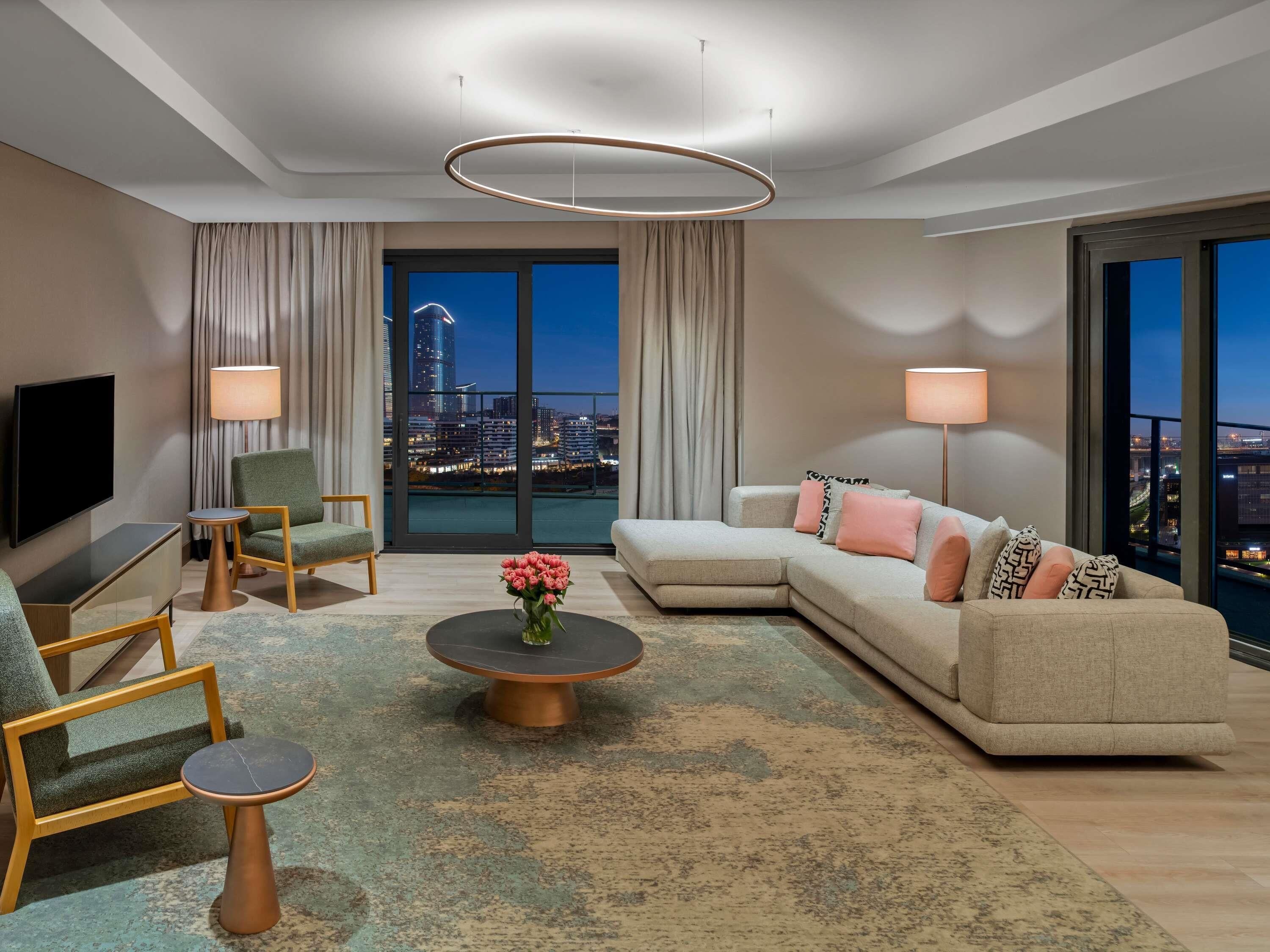 Deluxe Suite, 4 Bedrooms | Premium bedding, down comforters, in-room safe, individually decorated