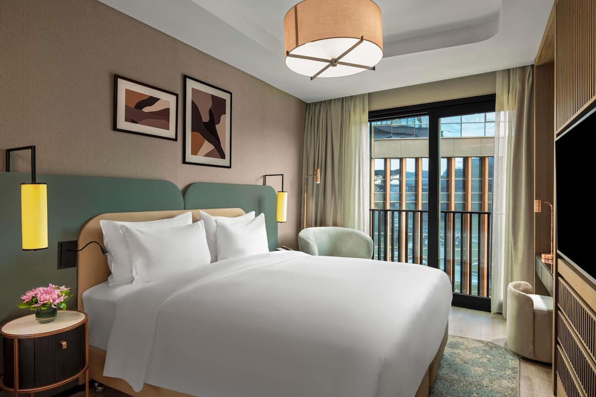 Deluxe Apartment, 1 Bedroom | Premium bedding, down comforters, in-room safe, individually decorated