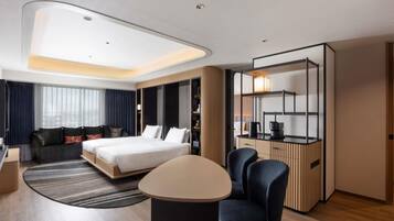 Executive Suite with 2 single beds, Non Smoking, Club Lounge Access