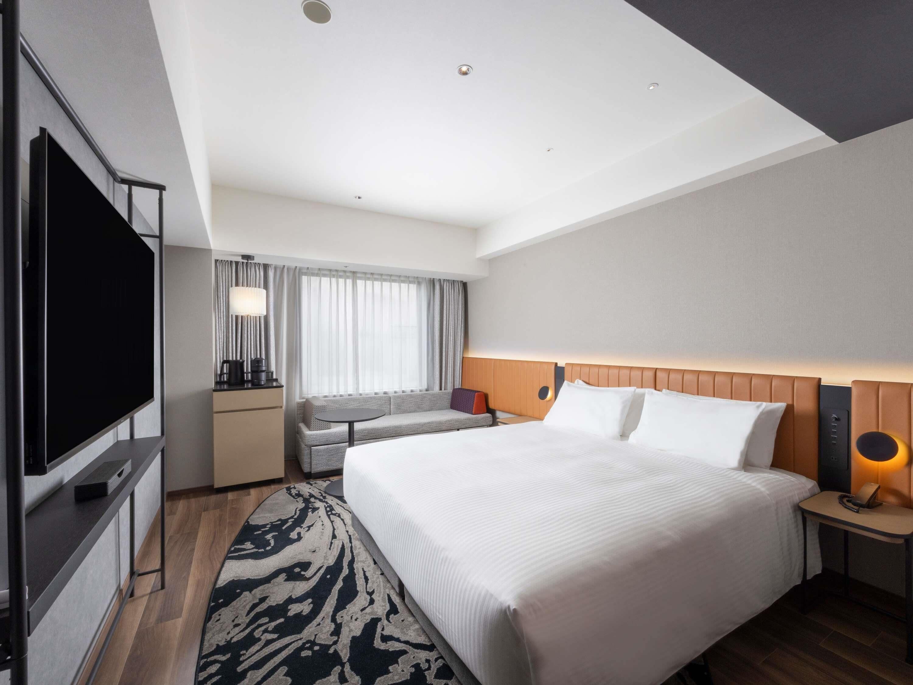 Executive Room, 1 Double Bed, Non Smoking, Club Lounge Access (Shower Booth) | Hypo-allergenic bedding, in-room safe, blackout drapes, soundproofing