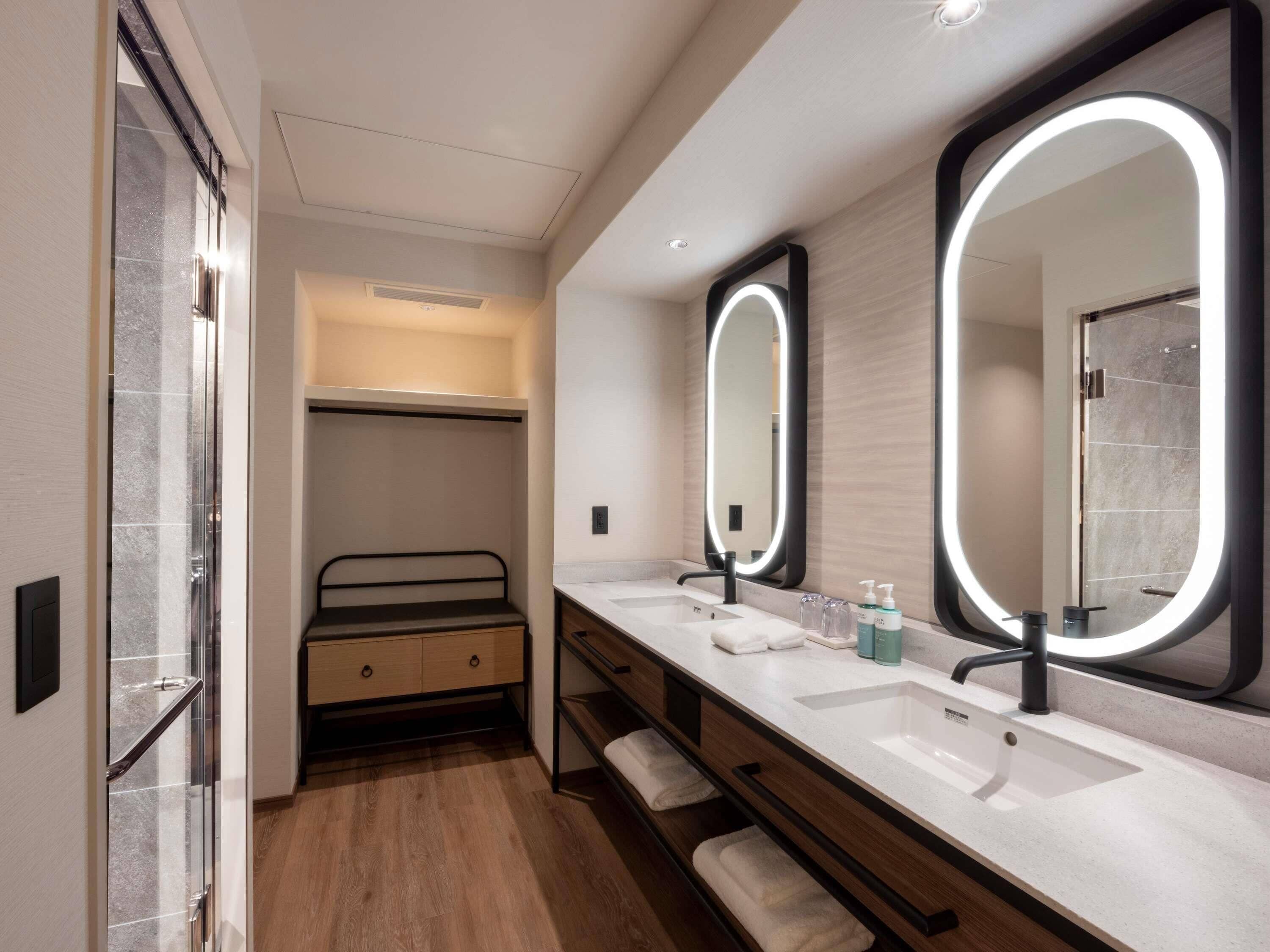 Executive Junior Suite with 2 single beds, Non Smoking, Club Lounge Access | Hypo-allergenic bedding, in-room safe, blackout drapes, soundproofing