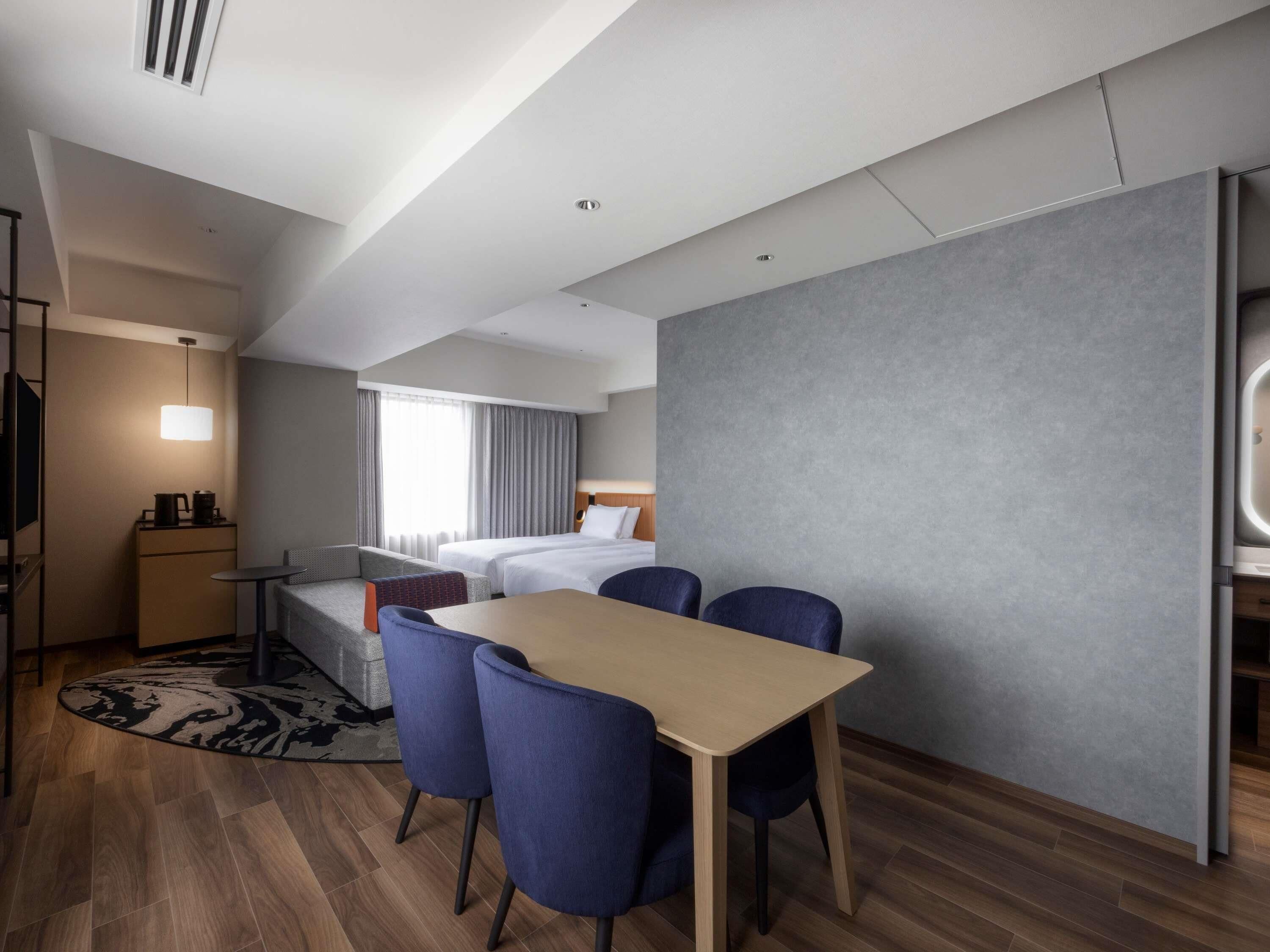 Superior Room, Multiple Beds, Club lounge access (Bathtub)