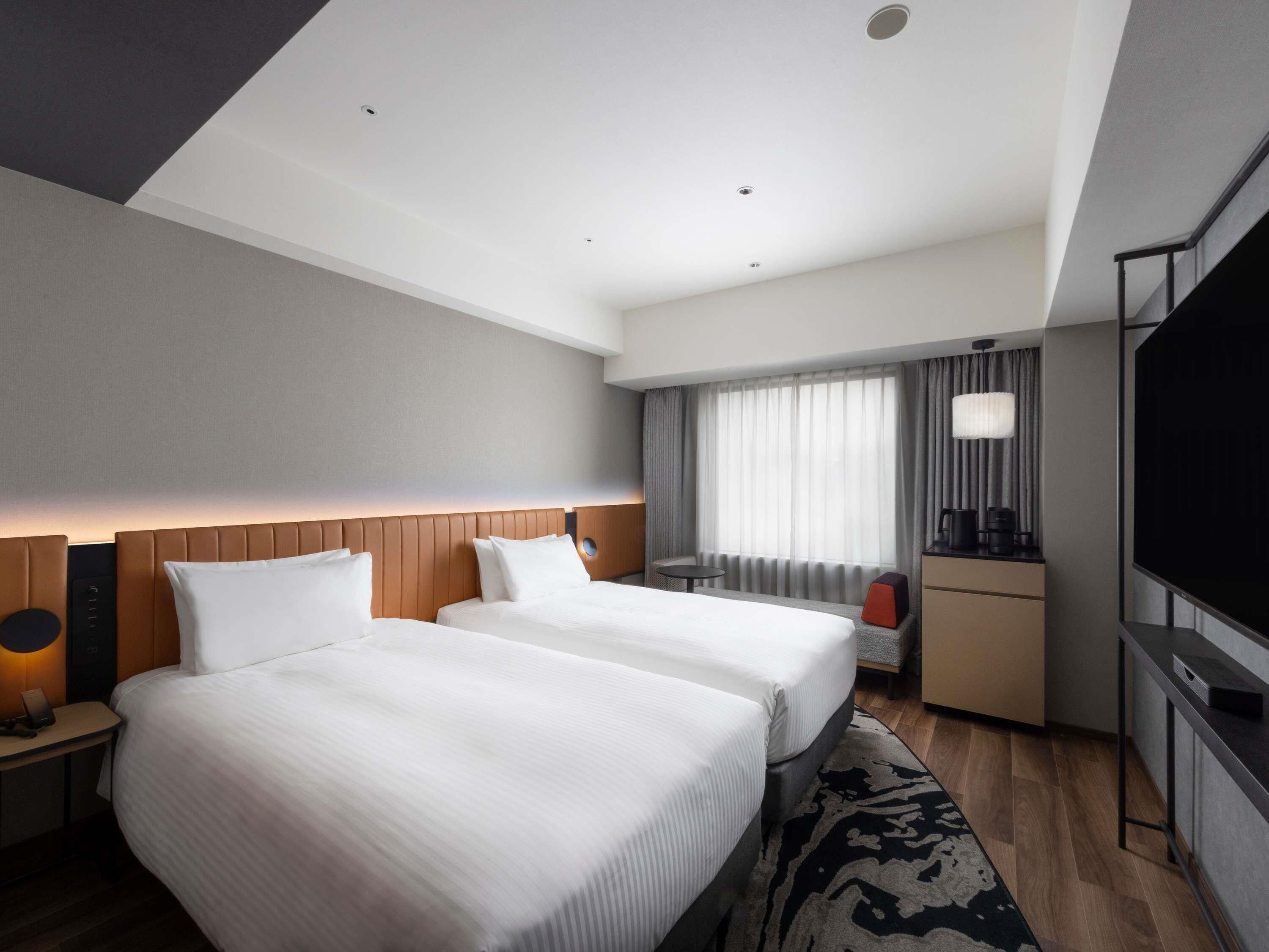 Executive Room with 2 single beds, Lounge Access | Hypo-allergenic bedding, in-room safe, blackout drapes, soundproofing