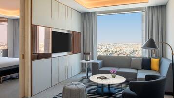 Executive Suite, 1 King Bed | Premium bedding, minibar, in-room safe, blackout drapes