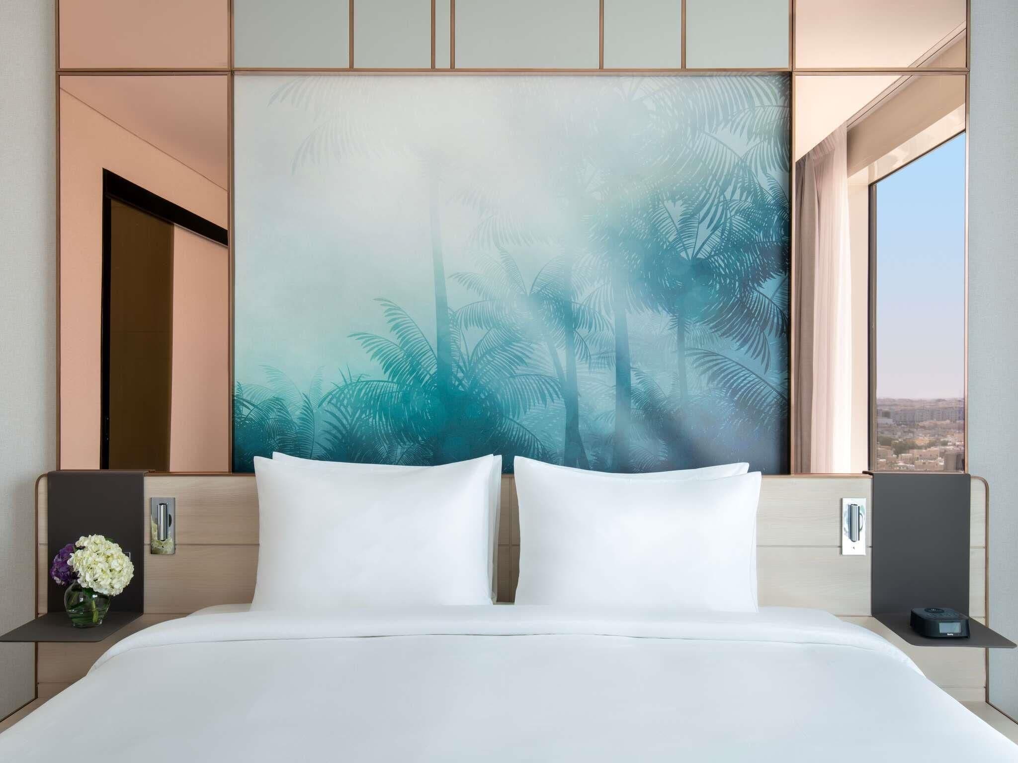 Executive Suite, 1 King Bed | Premium bedding, minibar, in-room safe, blackout drapes