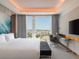 Ropa de cama de alta calidad y minibar