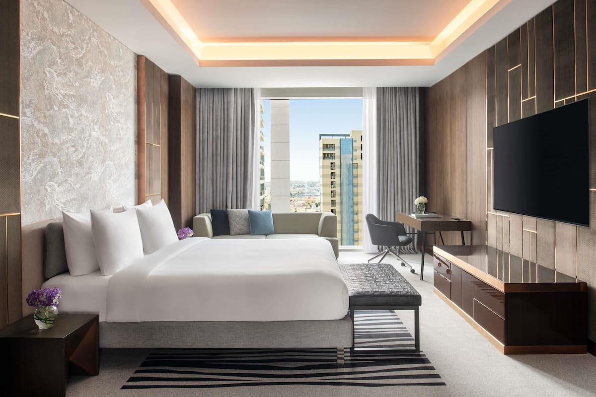 Standard Room, 2 Twin Beds | Premium bedding, minibar, in-room safe, blackout drapes