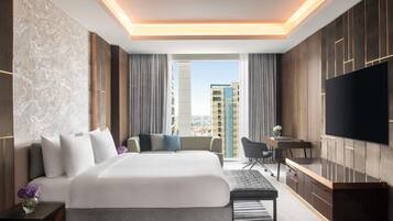 Seprai premium, minibar, brankas, dan tirai kedap cahaya