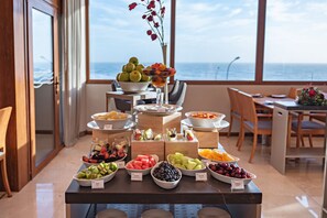 Tägliches inbegriffenes Frühstücksbuffet