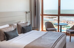 デラックス トリプルルーム シービュー | セーフティボックス (室内)、遮光カーテン、WiFi (無料)