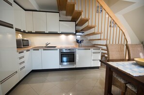 Fridge, microwave, oven, dishwasher