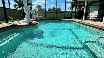 Et oppvarmet basseng