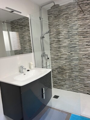 Hair dryer, towels, soap, toilet paper - NICE APARTMENT SOHO MALAGA (Málaga)