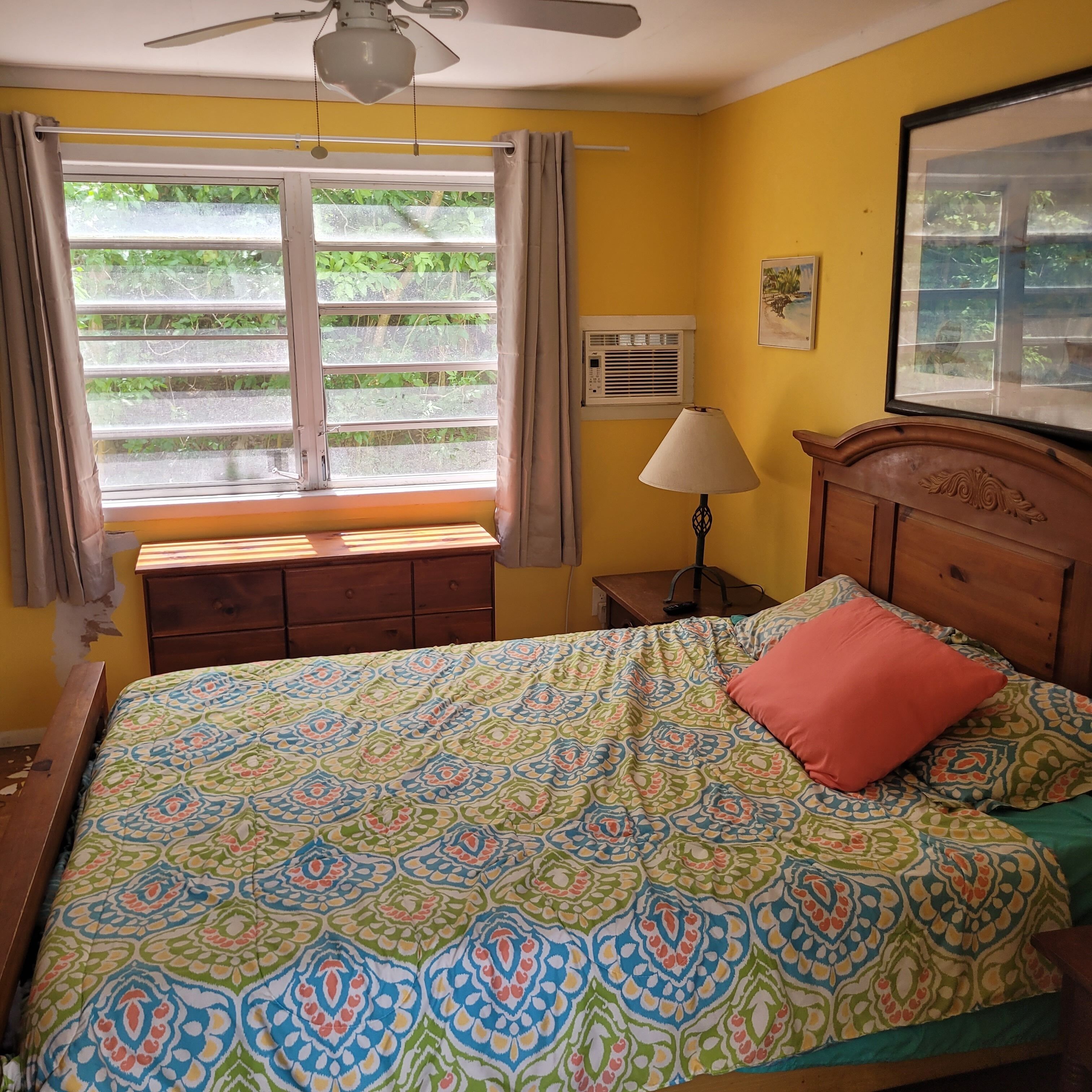 3 slaapkamers, een strijkplank/strijkijzer, wifi, beddengoed