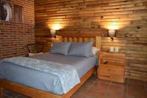 1 slaapkamer, een strijkplank/strijkijzer, wifi, beddengoed