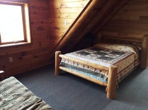 4 bedrooms - Papins Resort Cabin #7 (Drummond)
