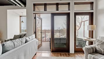 Luxury Condo | Living area