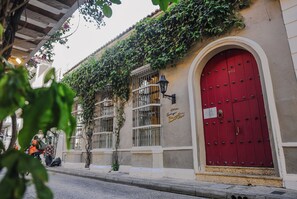 Exterior detail - Luxe villa within Walled Town in Cartagena, adorned with masterpieces. 12 guests (Cartagena de Indias)