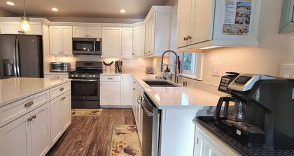 Charming Private Retreat Near Beaches/Fully Fenced