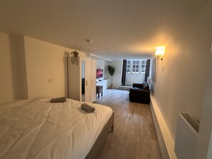 2 soverom, strykejern/-brett, wi-fi (inkludert) og sengetøy