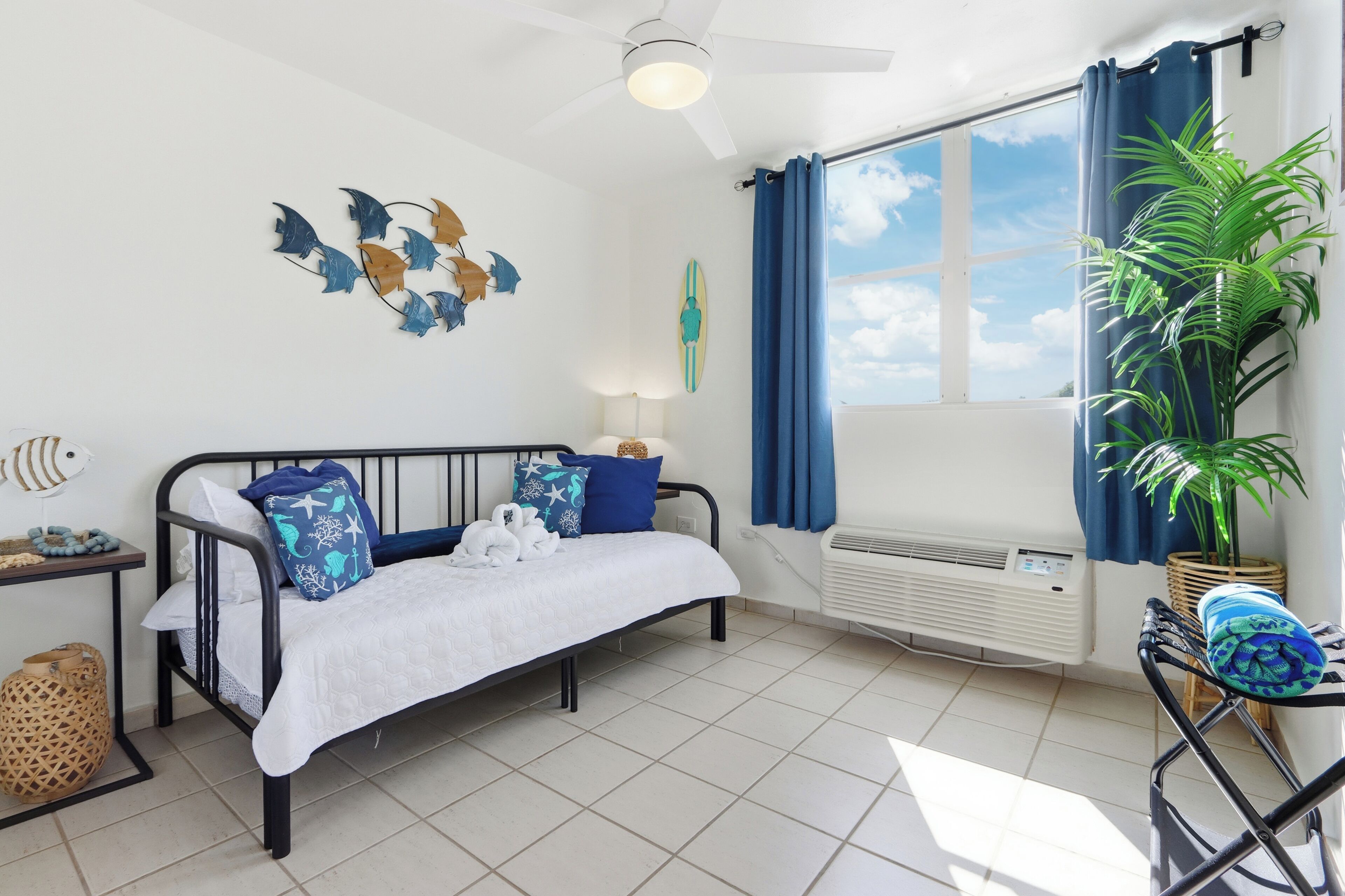3 bedrooms, WiFi (free), bed sheets