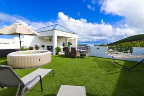 Outdoor dining - Marabey - Rooftop Condo Paradise (Ceiba,PR)