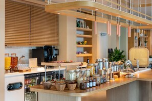 Free daily buffet breakfast