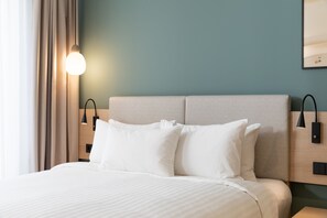 Family Studio, 1 Queen Bed with Sofa bed | Laptop workspace, iron/ironing board, free WiFi, bed sheets