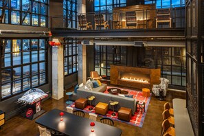 Lobby lounge - Moxy Madison Downtown (Madison)