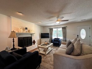 Smart TV, fireplace