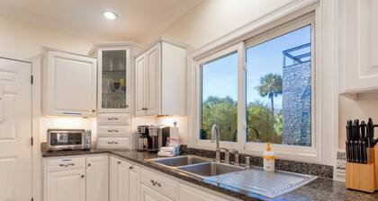 6BR 5B Beach House with Private Pool!