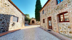 Property grounds - Frangivento Two-Bedroom House for 4 people - first  floor with stairs (Passignano sul Trasimeno)