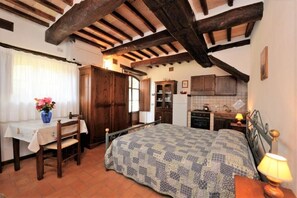 1 bedroom, Internet - Maurino Studio Apartment  / studio for 2 people - ground floor (Passignano sul Trasimeno)