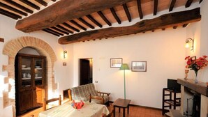 Interior - Briscola One-Bedroom House for 2 + 1 people - ground floor (Passignano sul Trasimeno)