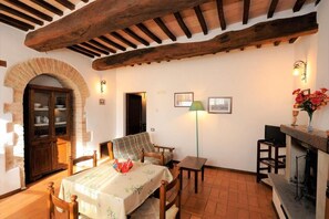 Interior - Briscola One-Bedroom House for 2 + 1 people - ground floor (Passignano sul Trasimeno)
