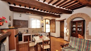 Living area - Briscola One-Bedroom House for 2 + 1 people - ground floor (Passignano sul Trasimeno)
