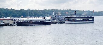 Blue Cottage in the Bay - walk to beach and shops