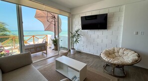 Appartement (5) | Woonruimte | Een 40-inch smart-tv met kabelzenders