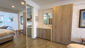 Premium bedding, free WiFi, bed sheets - Marina by Wynwood House (Máncora)