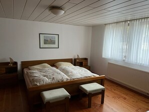 3 soverom, strykejern/-brett, wi-fi og sengetøy