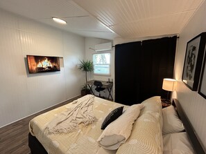 2 sovrum, skrivbord, strykjärn/strykbräda och wi-fi