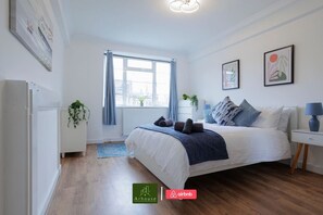 2 bedrooms, desk, iron/ironing board, travel cot
