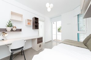 3 makuuhuonetta, silitysrauta/-lauta, ilmainen Wi-Fi, vuodevaatteet