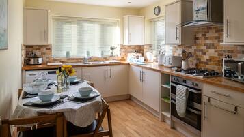 Fridge, oven, dishwasher, toaster